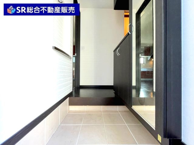 池島町2丁目中古戸建の玄関|きれいな玄関です