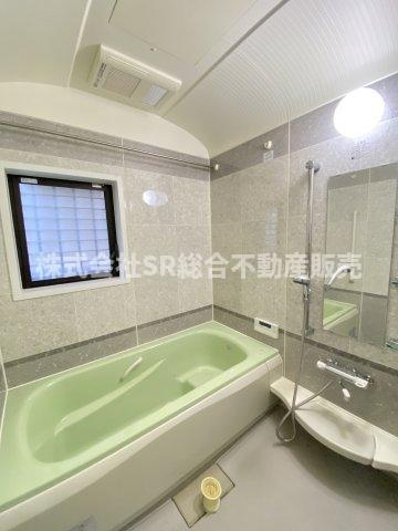 池島町2丁目中古戸建の浴室|足を伸ばしてゆったりと浸かれます♪