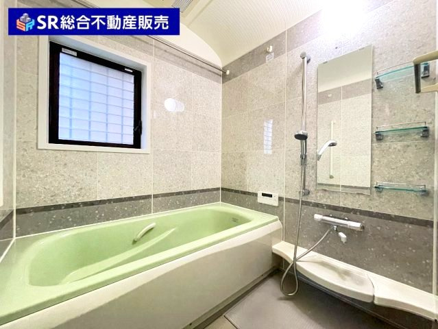 池島町2丁目中古戸建の浴室|足を伸ばしてゆったりと浸かれます♪