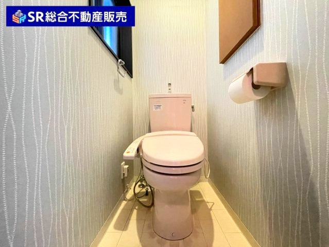 池島町2丁目中古戸建のトイレ|温水洗浄便座もございます♪