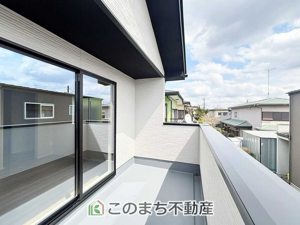 リガーレ宇都宮市針ヶ谷8期のバルコニー|南向きバルコニーがございます！陽当りが確保されておりますので洗濯物も速乾です！