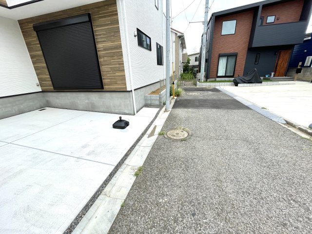 船橋市大穴南1丁目15期の前面道路含む現地写真