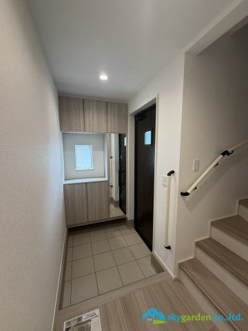 平塚市山下1丁目第1期　新築戸建　全2棟1号棟の玄関