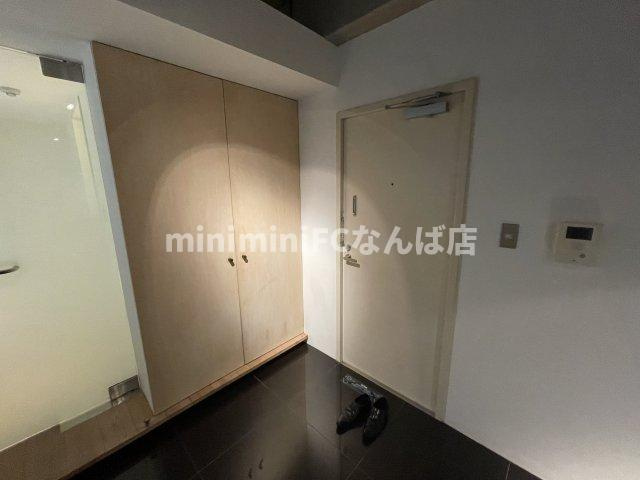 アドバンス心斎橋ネクスチャーの玄関