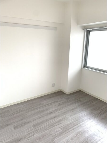 エステート鳴海の寝室