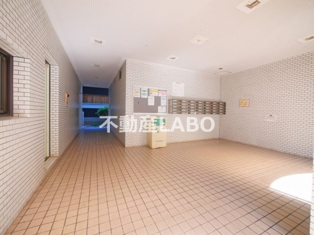 エステート南平野のエントランス