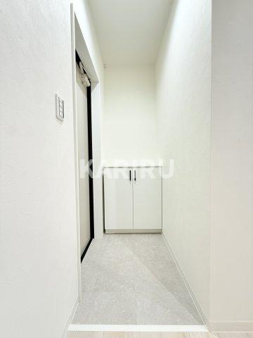 ナガモリ鶴橋ビルの玄関