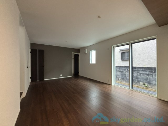 平塚市山下　新築戸建　全2棟2号棟の居間・リビング