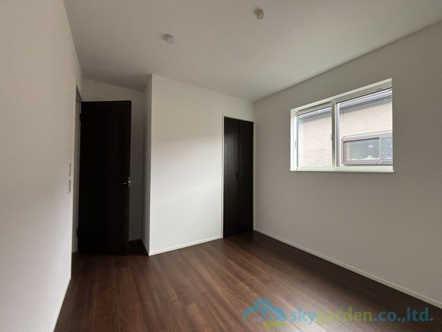 平塚市山下　新築戸建　全2棟2号棟の洋室