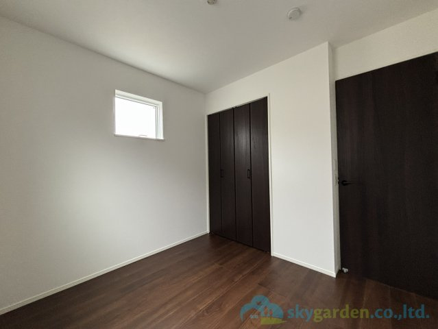 平塚市山下　新築戸建　全2棟2号棟の洋室