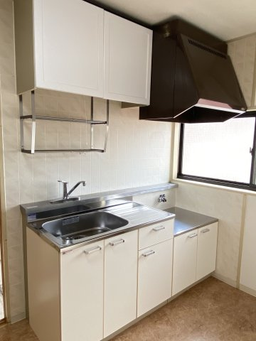 セジュールヒガシAのキッチン|DK6帖