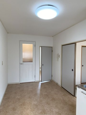 セジュールヒガシAのキッチン|DK6帖