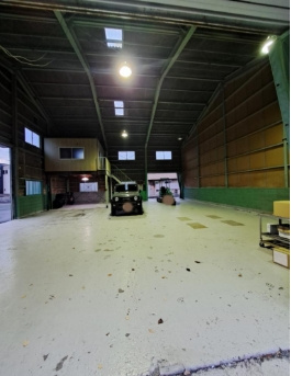 北巣本町倉庫工場２の内装