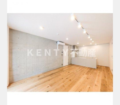 【居間・リビング】 | エフローレプルミエ武蔵小山 | こちらのリビングで趣味の時間をお楽しみください