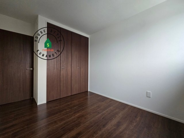 宇土市岩小曽町第3-2棟（12号棟）　の内観：施工例|柔らかい陽光が差し込む明るいお部屋を演出する設計。彩光の取れる窓が気持ちの良いお部屋を創り上げます。