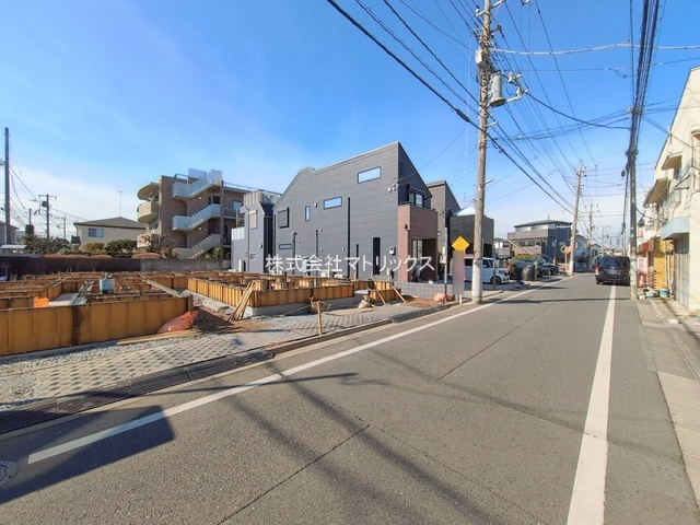 練馬区下石神井4丁目　東南角地×南道路　駅チカ限定4棟の前面道路含む現地写真