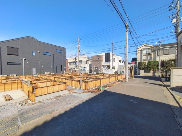 練馬区下石神井4丁目　東南角地×南道路　駅チカ限定4棟の前面道路含む現地写真