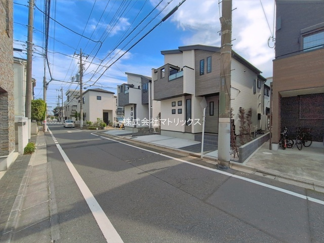 練馬区下石神井4丁目　東南角地×南道路　駅チカ限定4棟の前面道路含む現地写真