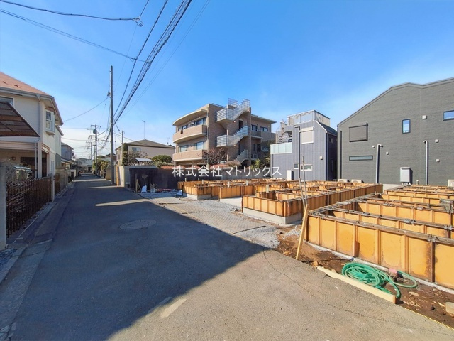 練馬区下石神井4丁目　東南角地×南道路　駅チカ限定4棟の前面道路含む現地写真