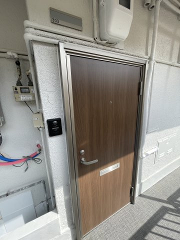 ヴァンクール高東町の玄関