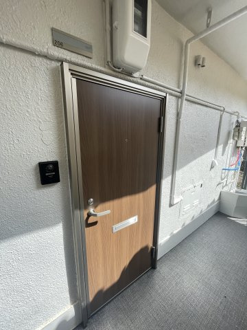 ヴァンクール高東町の玄関