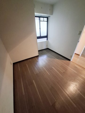 エドモンドヒルズ夙川の居間・リビング|5.4帖洋室