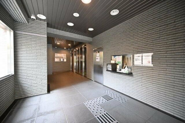 ライオンズプラザ本蓮沼のエントランス