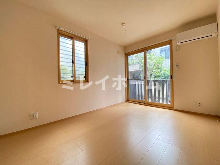 グリーンフラッツの居間・リビング