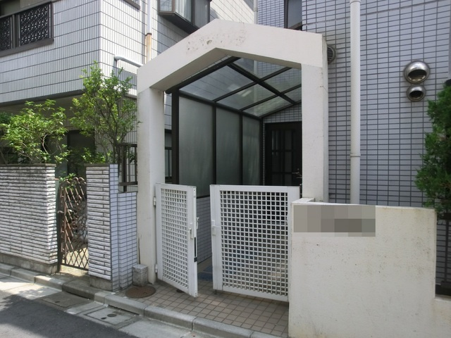 メゾンサンテピエスのエントランス|エントランススペース。