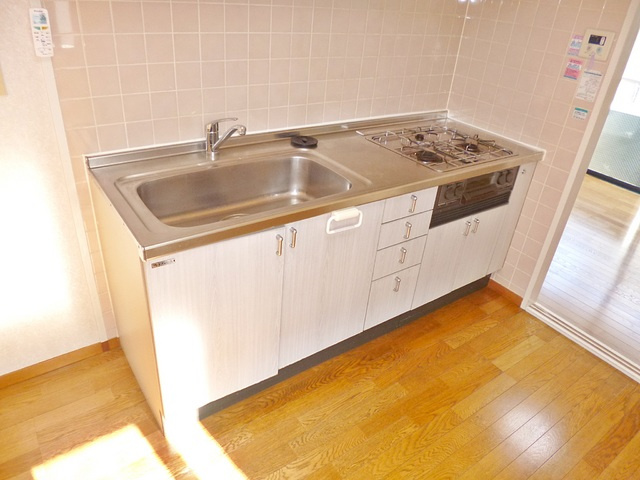 メゾンサンテピエスのキッチン|グリル付の便利なシステムキッチン！