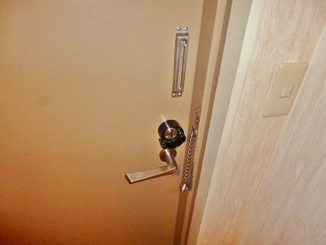 メゾンサンテピエスの玄関|しっかりした玄関ドア！