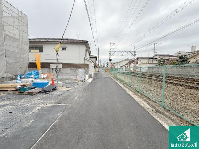 堺市西区浜寺諏訪森町東　第1期　新築一戸建ての前面道路含む現地写真|周辺は落ち着いた街並みの住宅地！子育てがしやすい住環境です！まだ未完成ですが、現地でしかわからない事もございます。是非一度ご覧ください。
