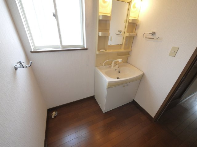 山武市森　中古戸建の独立洗面台|平成21年1月築 敷地約113坪家庭菜園が可能です3LDK 内装一部リフォーム済み自然豊かな分譲地内