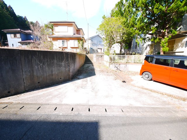山武市森　中古戸建の駐車場|平成21年1月築 敷地約113坪家庭菜園が可能です3LDK 内装一部リフォーム済み自然豊かな分譲地内