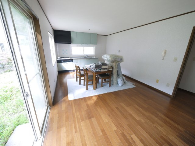 山武市森　中古戸建の居間・リビング|平成21年1月築 敷地約113坪家庭菜園が可能です3LDK 内装一部リフォーム済み自然豊かな分譲地内