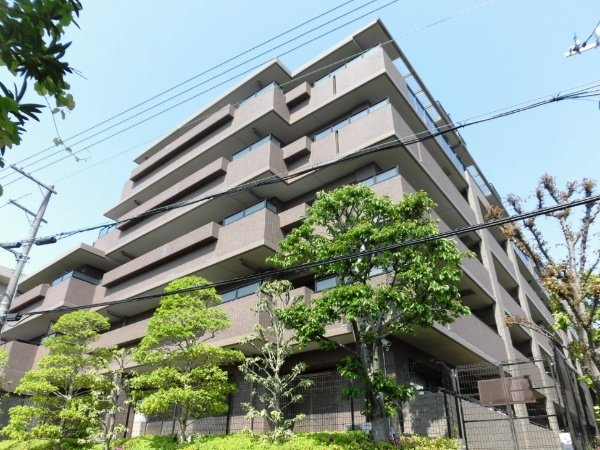 ステイツ北千里セントステージの外観