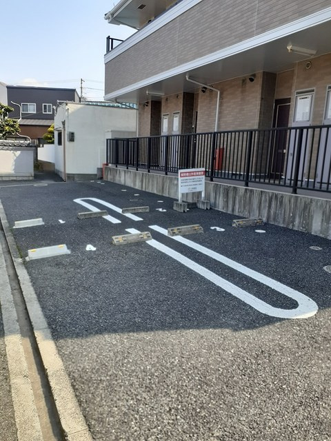 アンソレイエの駐車場
