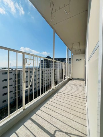 神陵台東住宅49号棟のバルコニー