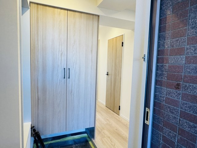 ダイアパレス京王堀之内壱番館の玄関|～大容量収納可能なシューズボックス～