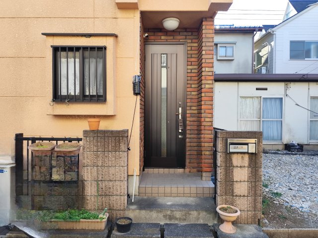 入間市東藤沢5丁目中古戸建の玄関
