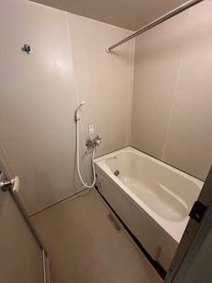 【浴室】 | ベルフォーレ新百合ヶ丘 | バスルームはいつでもぽかぽかお風呂に入れる追焚機能付き♪ゆったりお風呂に浸かって一日の疲れもリフレッシュできますね☆