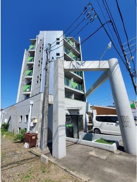 リバーサイドJ1の外観