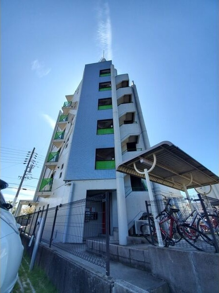 リバーサイドJ1の外観