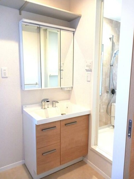 ドエルYMの独立洗面台