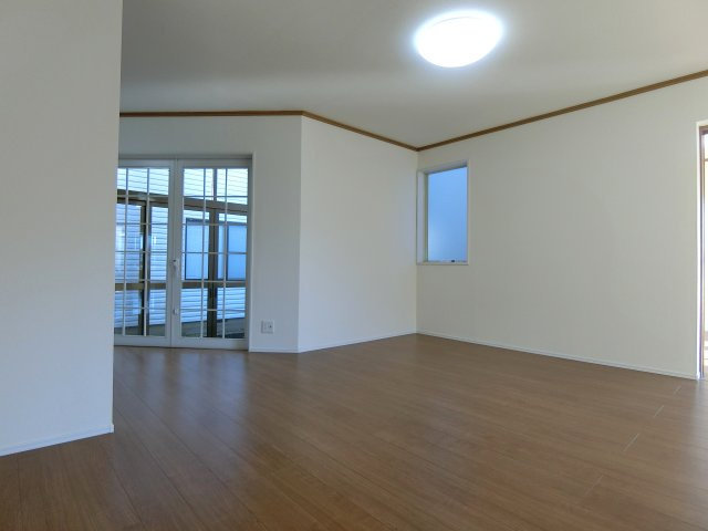 新発田市富塚町2丁目の居間・リビング