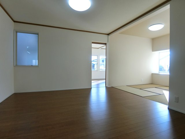 新発田市富塚町2丁目の居間・リビング