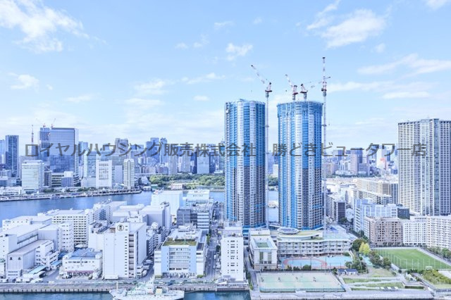 地上54階建て　制震・制振構造のツインタワーレジデンス　