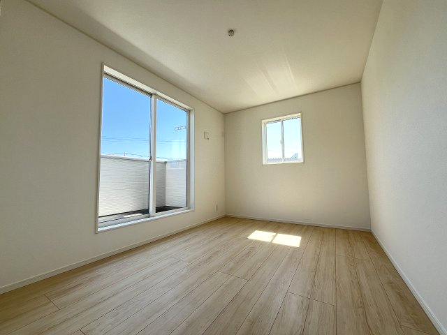 【寝室】 | 福岡市早良区有田2丁目第7　3号棟（全4棟）【仲介手数料無料・0円】 | 現地写真。2階主寝室です。