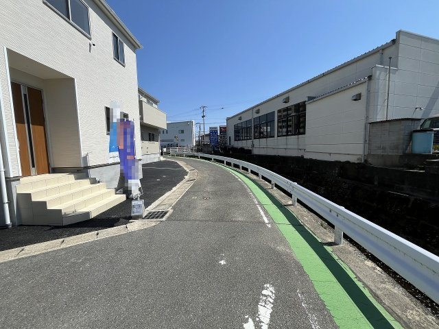 【その他】 | 福岡市早良区有田2丁目第7　3号棟（全4棟）【仲介手数料無料・0円】 | 現地写真。前面道路です。