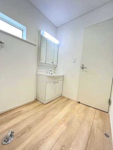 【洗面所】 | 福岡市早良区有田2丁目第7　3号棟（全4棟）【仲介手数料無料・0円】 | 施工例。施工例は完成時と異なる場合があります。